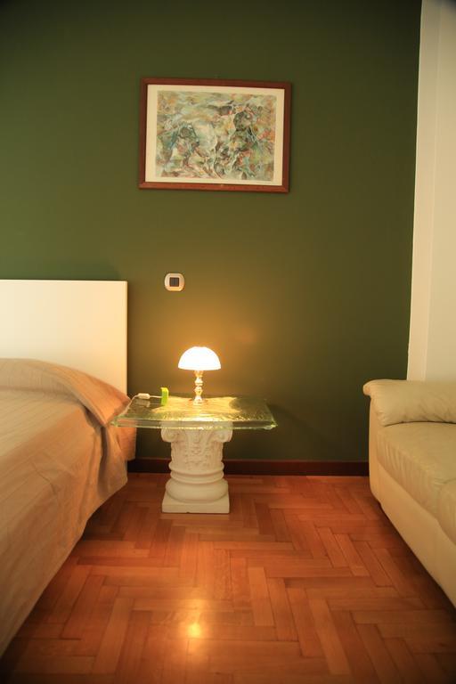 Appartement Bilocale Indipendente à Milan Chambre photo